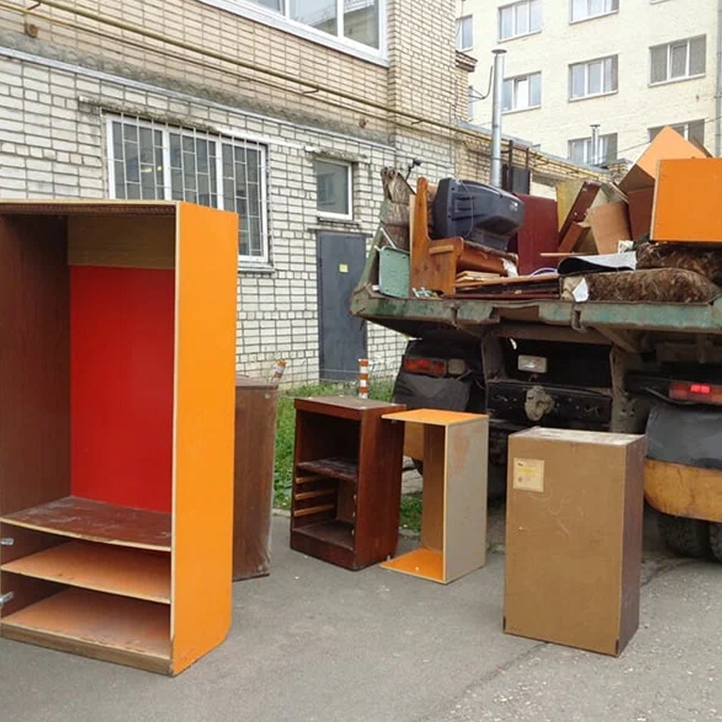 Вывоз старой мебели